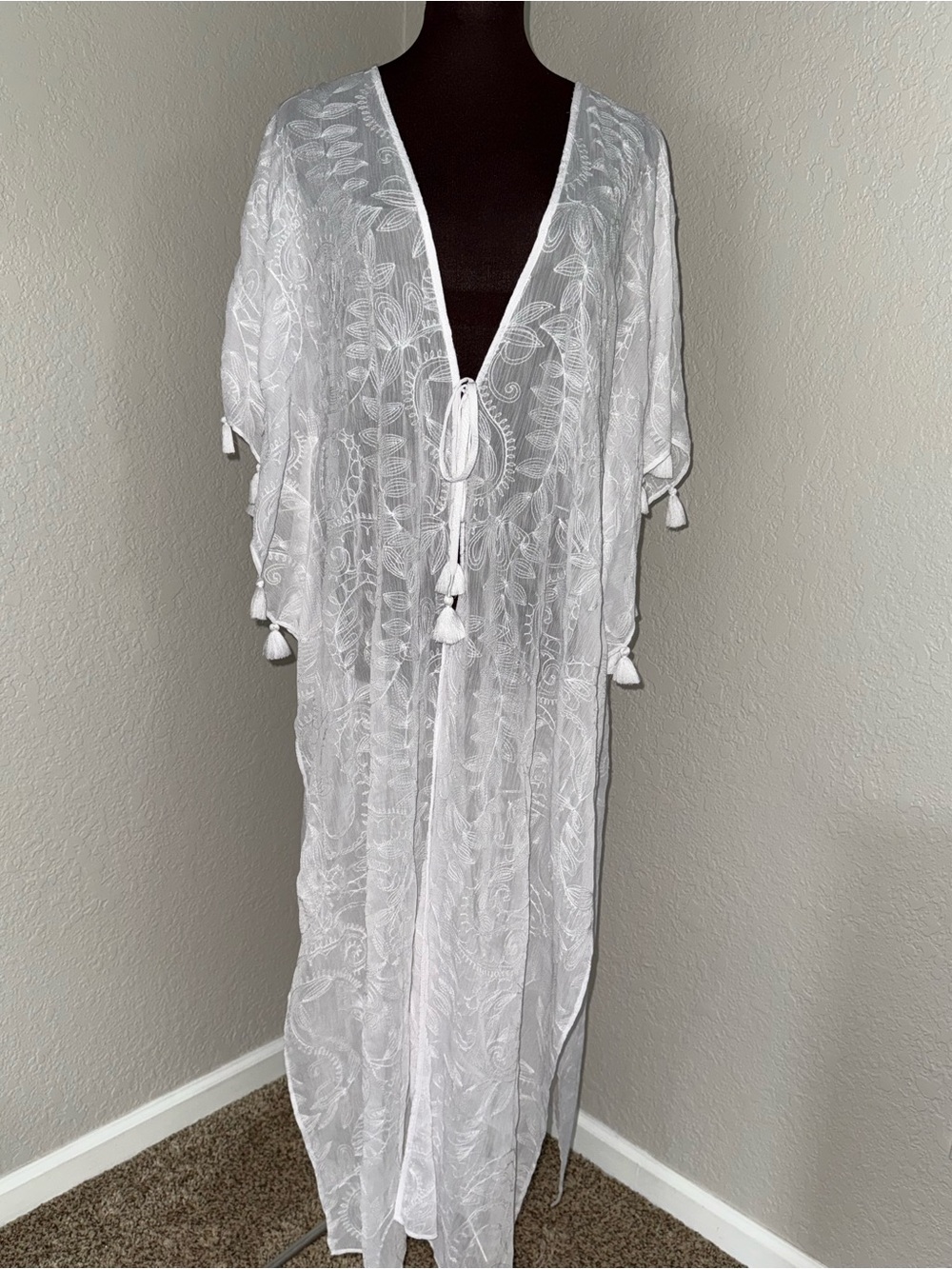 Lilly Pulitzer White Embroidered Tassel Kimono Cover Up L/XL